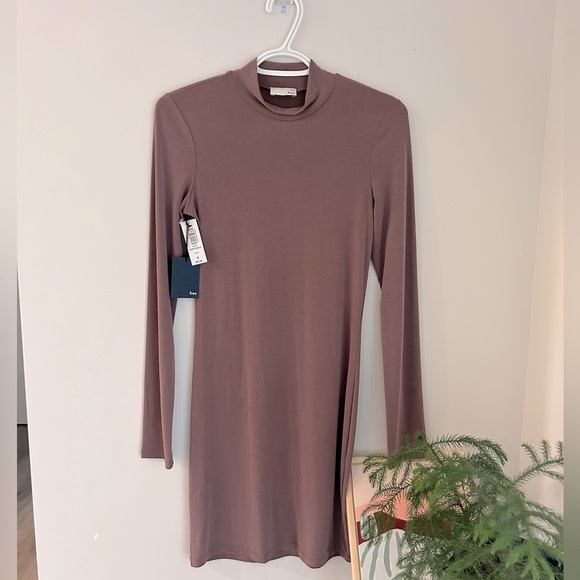 BRAND NWT ~ aritzia wilfred free boer dress ~ size small - Picture 2 of 5